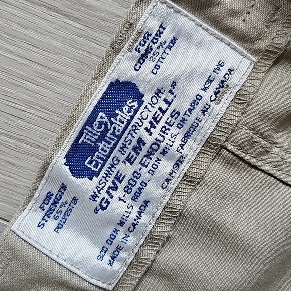 Vintage Tilley Endureables High Waisted Khaki Cargo Shorts, *Vintage Size 12 - Picture 10 of 15